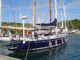 Luxusyacht im English Harbour Antiguas