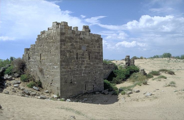 die mit zwei imposanten Toren das ausglich