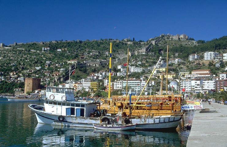 �ber Nacht hat es aufgeklart, und Alanya pr�sentiert sich in den lichtesten Farben. 