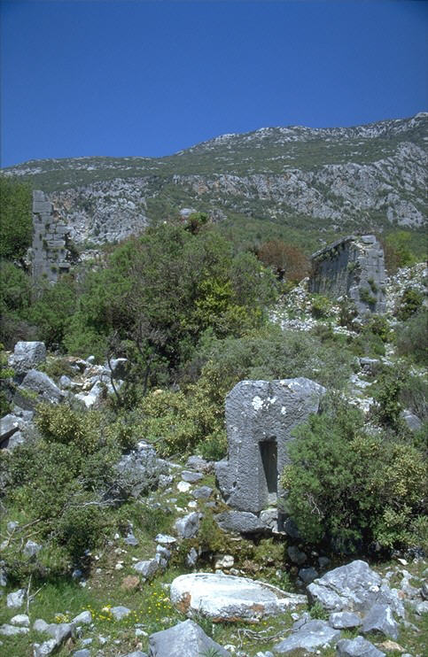 Leider ist von den antiken griechischen Mauern nicht mehr allzuviel erhalten