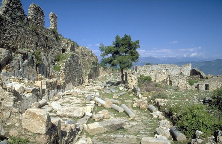 um uns unserem n�chsten Fahrtziel zuzuwenden, der ehemals griechischen Stadt Syedra, auch sie von Strabon bereits erw�hnt