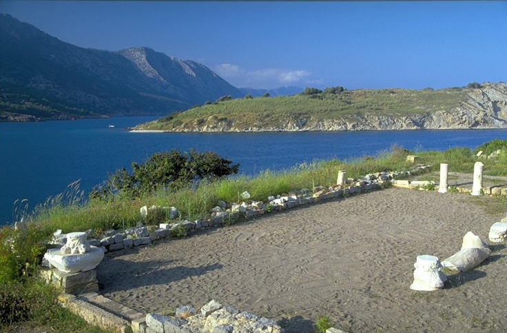 Beim Ort Ovacik erstreckt sich eine gewaltige Halbinsel hinaus aufs Meer, an deren Spitze sich fr�her die Stadt Zephyrion befand, auch Aphrodisias genannt