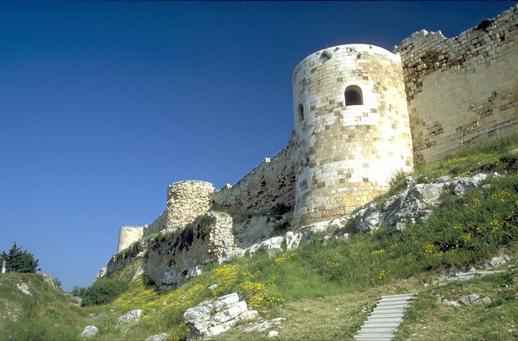 Was in vielen Reisef�hrern f�lschlich als armenische Burg bezeichnet wird, ist in Wirklichkeit die Kreuzfahrerfestung Camardesium