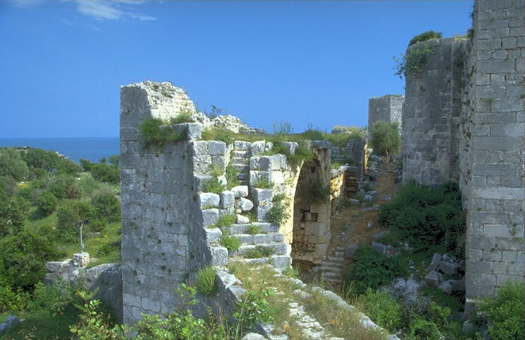 Die Bucht von Kizkalesi z�hlt zu den sch�nsten Aufenthaltsorten, die man l�ngs der Riviera f�r einen Ferienaufenthalt w�hlen kann