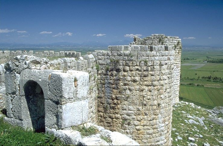 Von oben hat man nicht nur einen hervorragenden Blick bis zu den schneebedeckten Taurusbergen