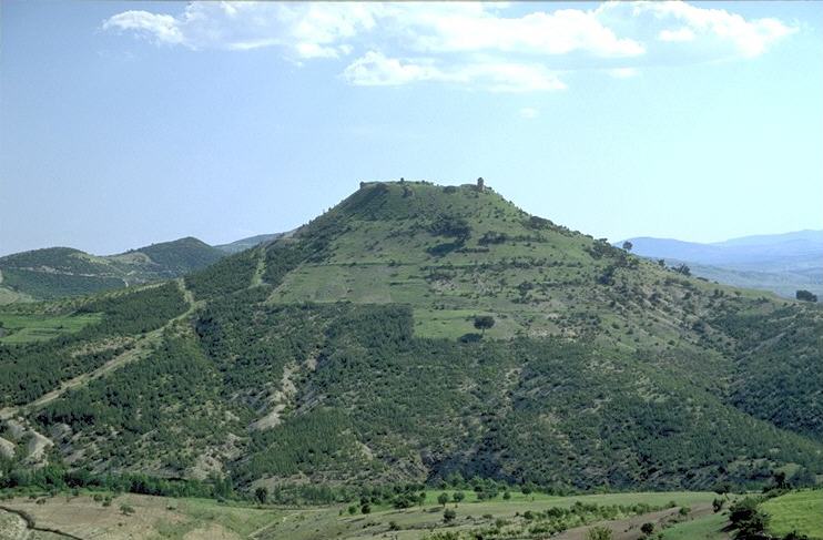 Wie immer haben die Erbauer der Burg neben strategischen Gesichtspunkten die �sthetik nicht au�er acht gelassen, worauf man fr�her allgemein mehr Wert gelegt hat als heute, wahrscheinlich weil die Menschen zunehmend den Sinn f�r das Sch�ne verloren haben. 