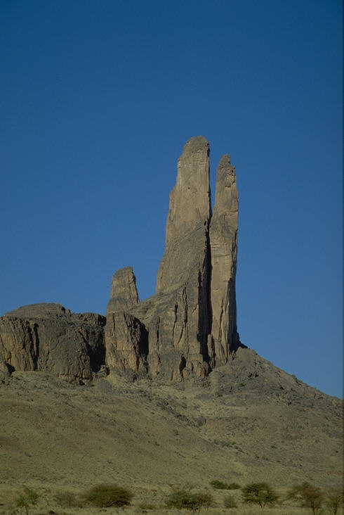Die Hand der Fatima ist nur eine von vielen bizarren Formationen in den Hombori-Bergen
